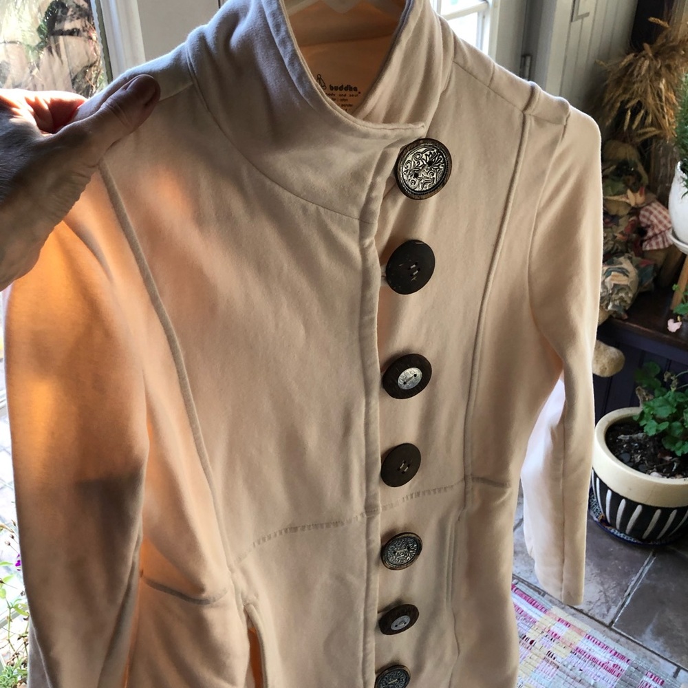 Neon Buddha cream jacket with pockets. Perfect condition. Casual yet elegant.